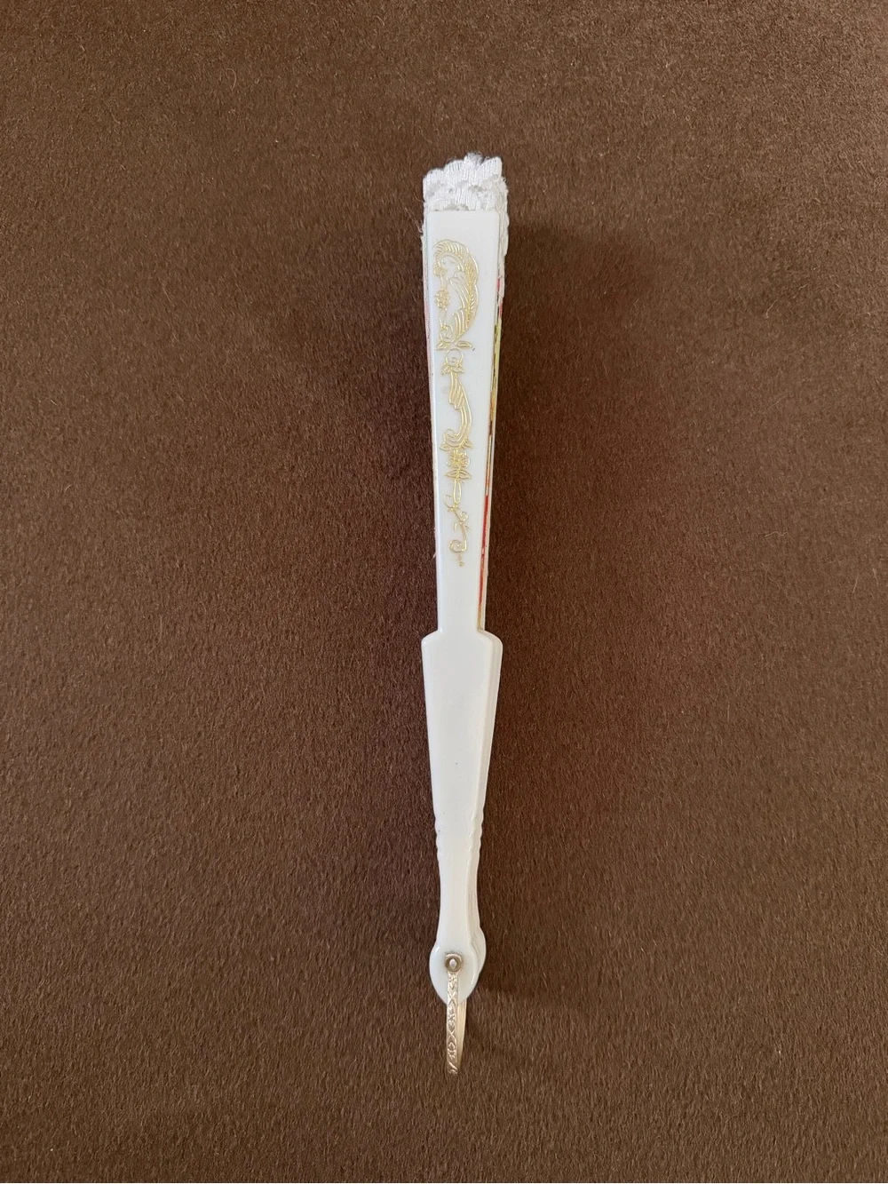 Barcelona Floral Lace Fan — Elegant Travel Find